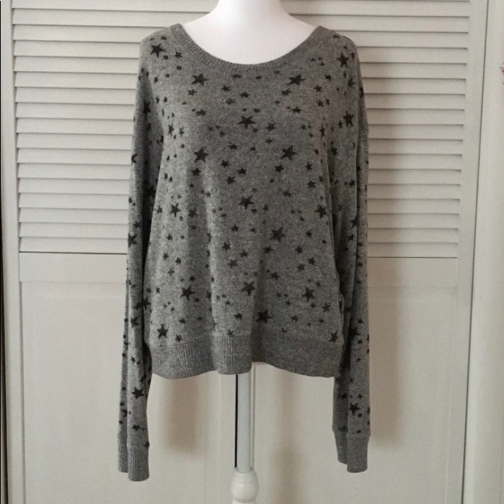 Hollis yet grey star sweater only worn once